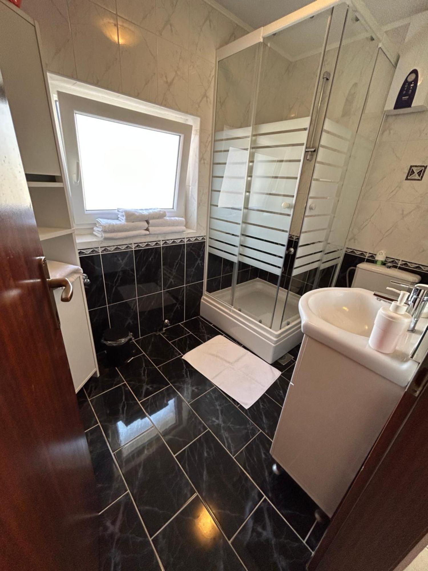 Apartmani Rita 斯拉汀 外观 照片